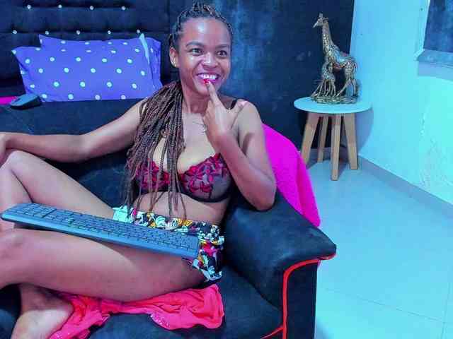 mia-thommson Live Webcam on BongaCams