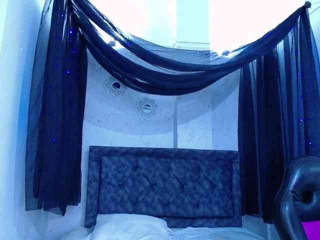 mia-thommson webcam