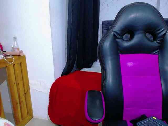 mia-thommson mia-thommson