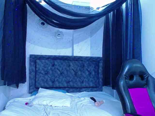 mia-thommson webcam