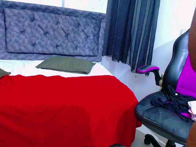 mia-thommson mia-thommson