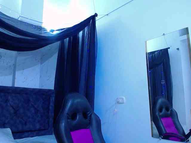 mia-thommson webcam