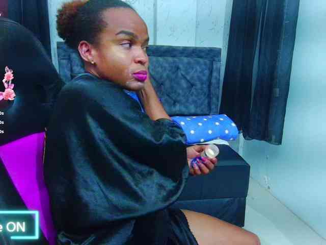 mia-thommson Live Webcam on BongaCams