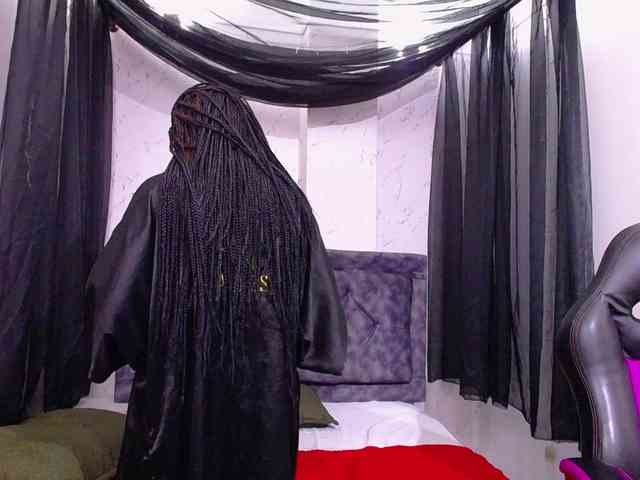 mia-thommson Live Webcam on BongaCams