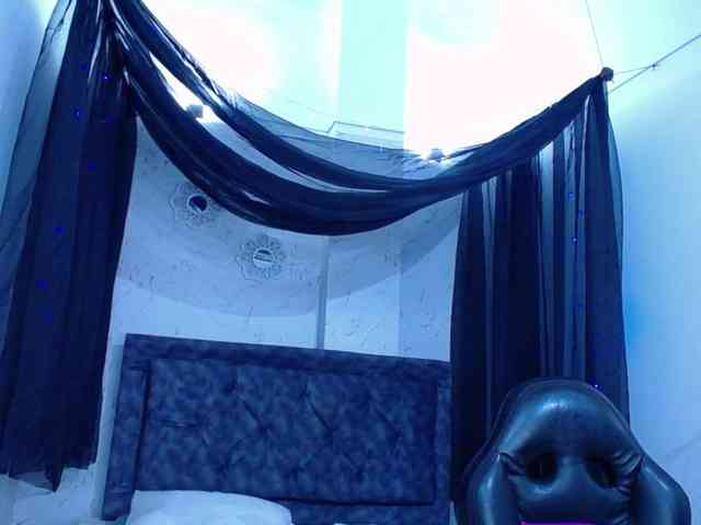 mia-thommson webcam