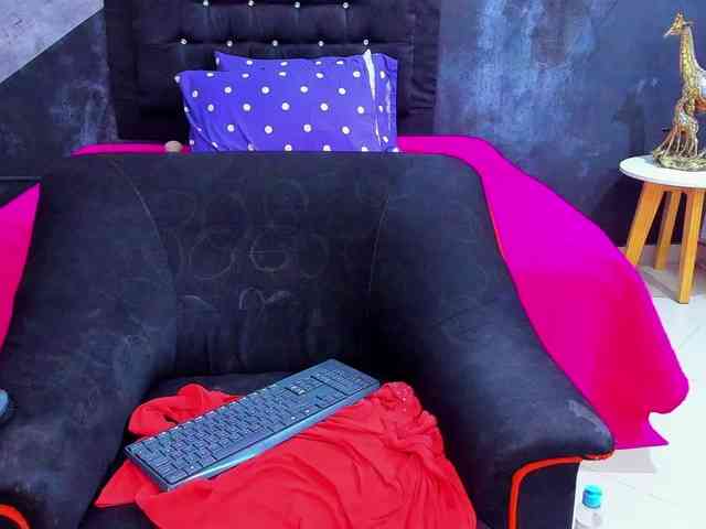 mia-thommson mia-thommson