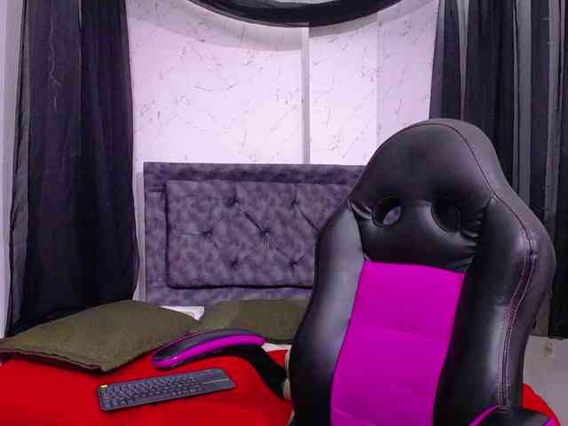 mia-thommson mia-thommson