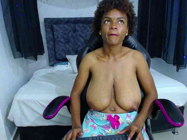mia-thommson webcam