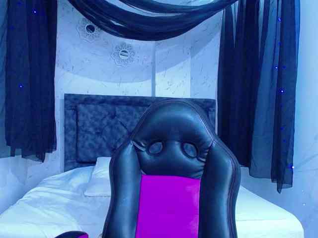 mia-thommson webcam