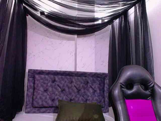 mia-thommson mia-thommson