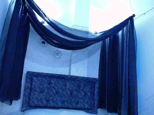 mia-thommson webcam