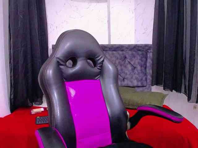 mia-thommson mia-thommson