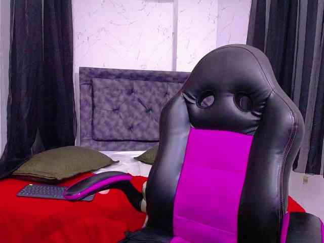 mia-thommson mia-thommson