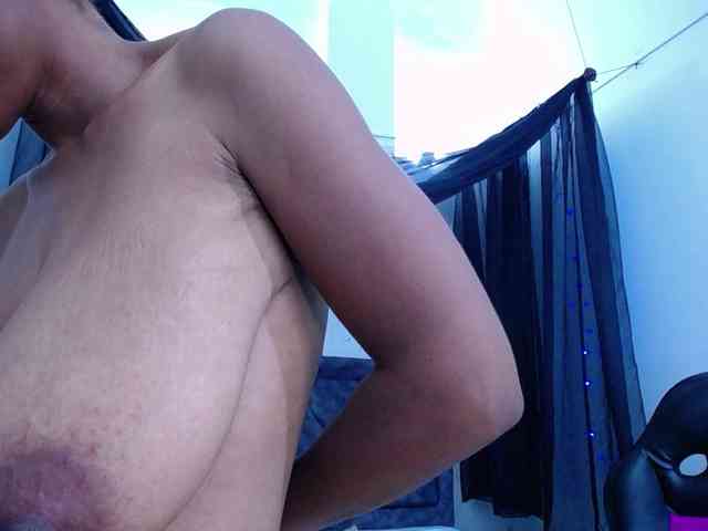 mia-thommson webcam