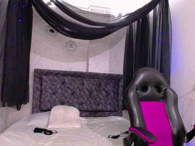 mia-thommson webcam