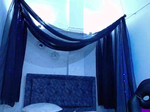 mia-thommson webcam