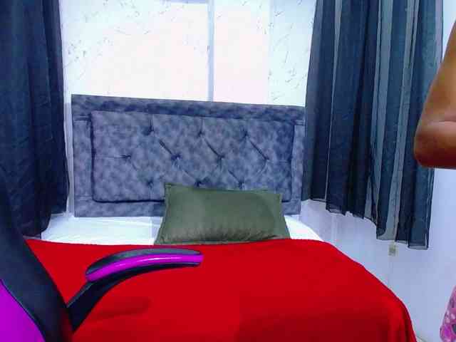 mia-thommson mia-thommson