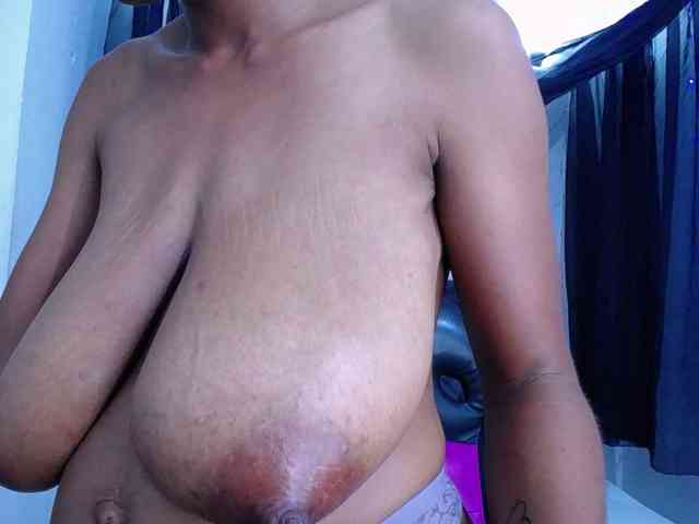 mia-thommson webcam
