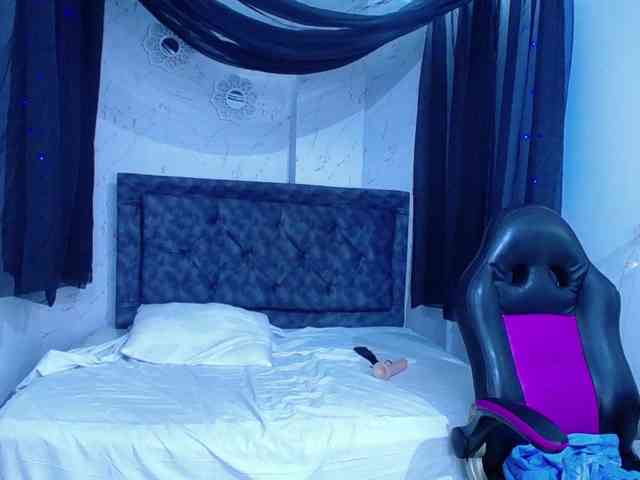 mia-thommson webcam