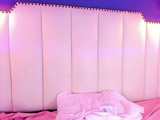 SophiaBloss's BongaCams show and profile