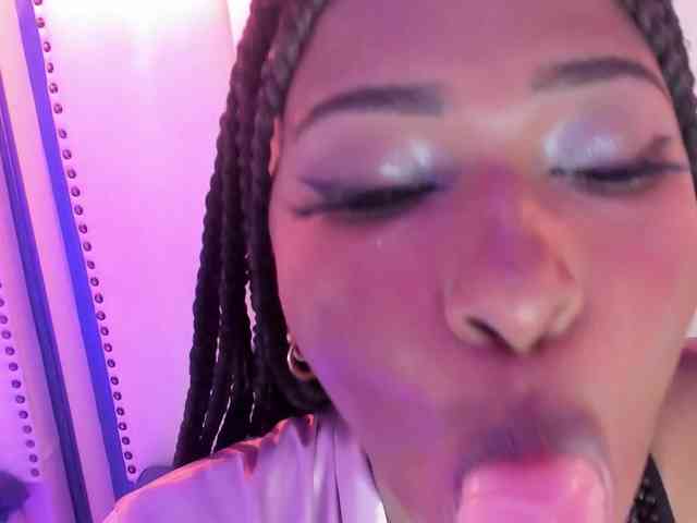 SophiaBloss webcam