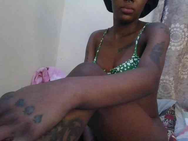 Girlnextdoor8 webcam