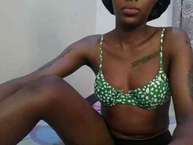 Girlnextdoor8 webcam