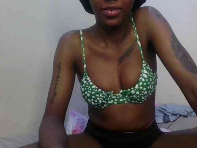 Girlnextdoor8 webcam