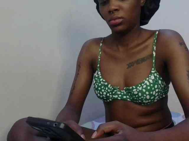 Girlnextdoor8 webcam