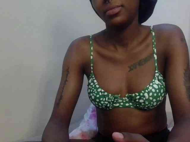 Girlnextdoor8 webcam