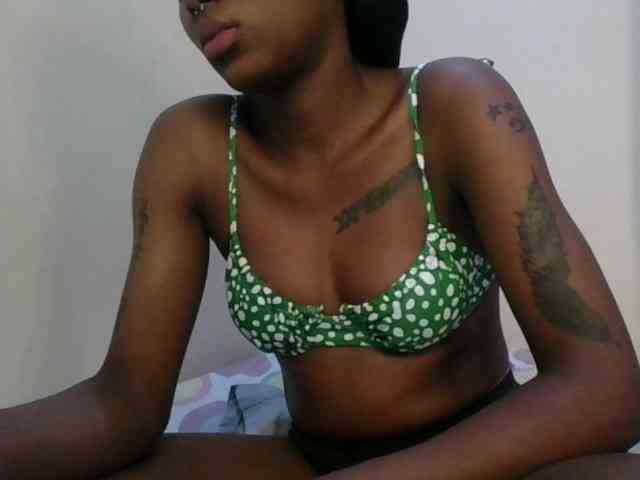 Girlnextdoor8 webcam