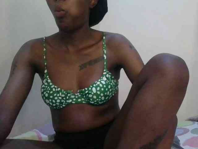 Girlnextdoor8 webcam