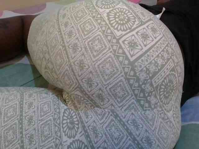 Girlnextdoor8 webcam