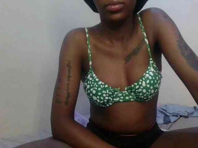 Girlnextdoor8 webcam