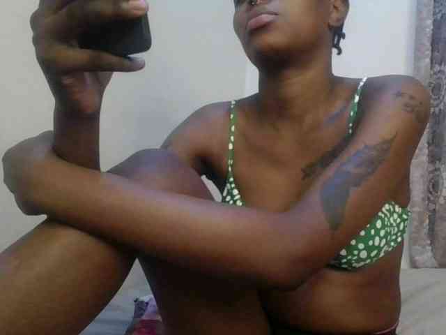 Girlnextdoor8 webcam