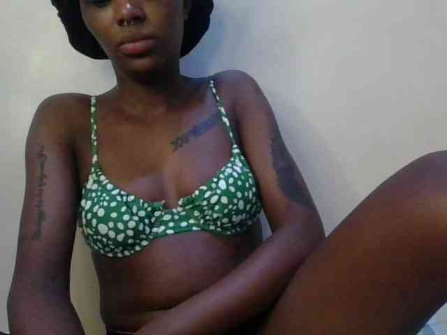 Girlnextdoor8 webcam