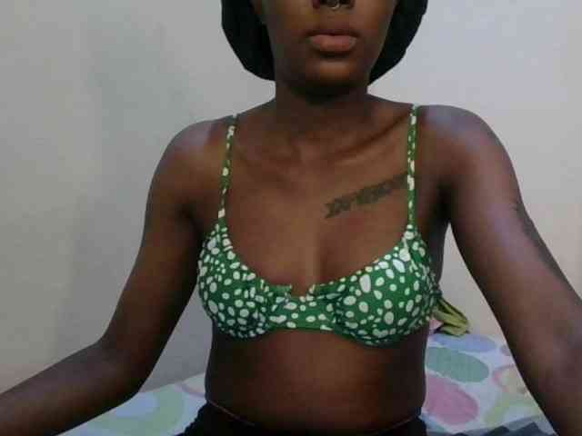 Girlnextdoor8 webcam