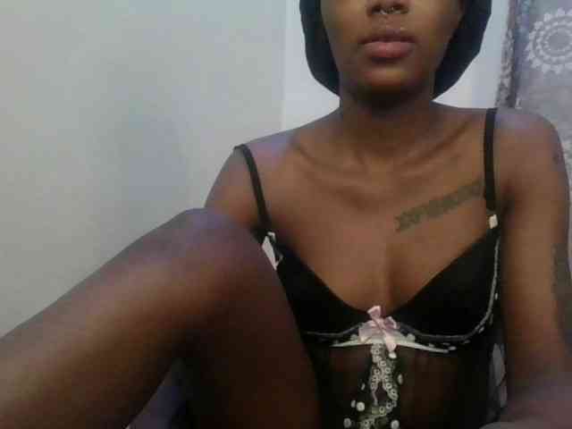 Girlnextdoor8 webcam