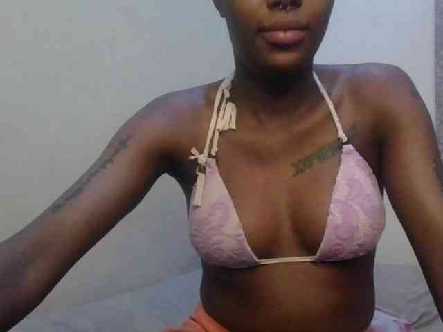 Girlnextdoor8 webcam