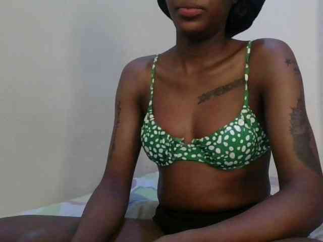 Girlnextdoor8 webcam