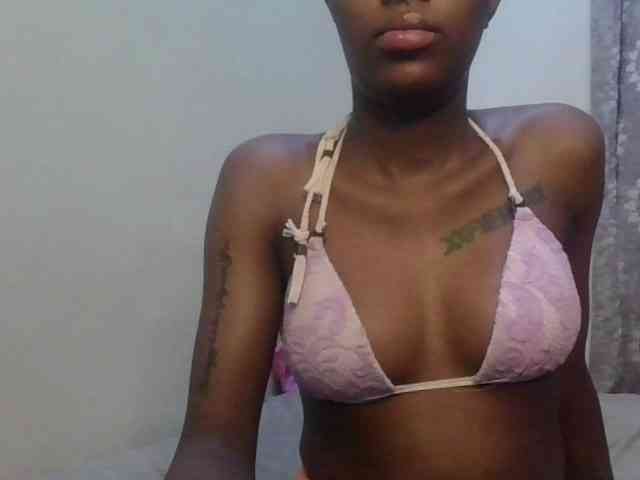 Girlnextdoor8 webcam