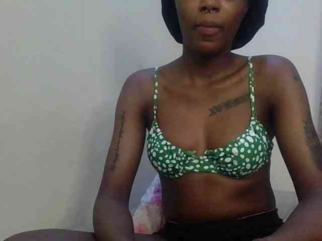 Girlnextdoor8 webcam