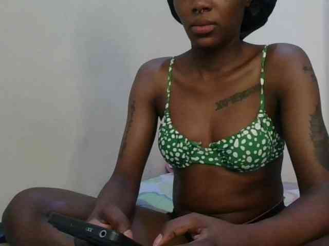 Girlnextdoor8 webcam