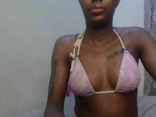 Girlnextdoor8 webcam