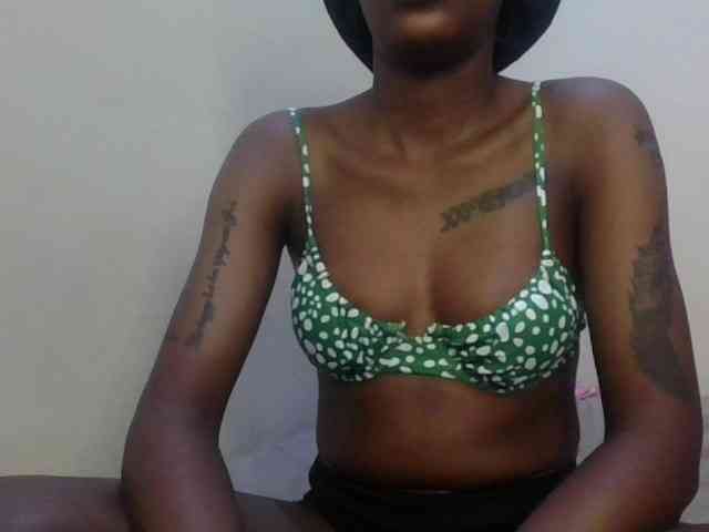 Girlnextdoor8 webcam