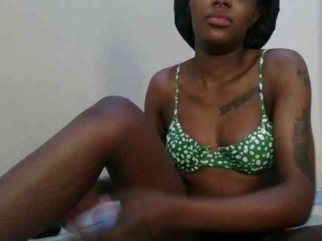 Girlnextdoor8 webcam