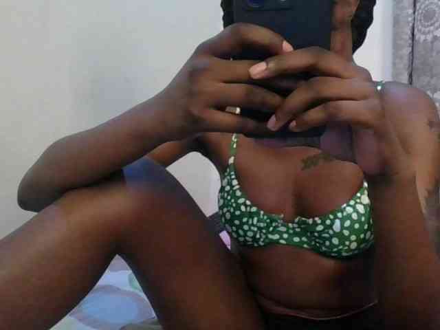 Girlnextdoor8 webcam