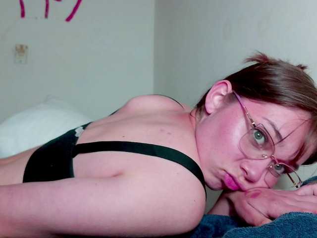 MilaFyre's BongaCams show and profile