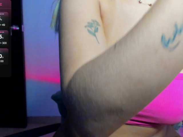 sophiazilla's BongaCams show and profile