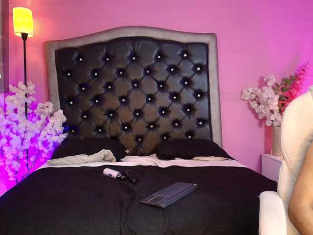 Mike-and-Sttar from BongaCams is Freechat